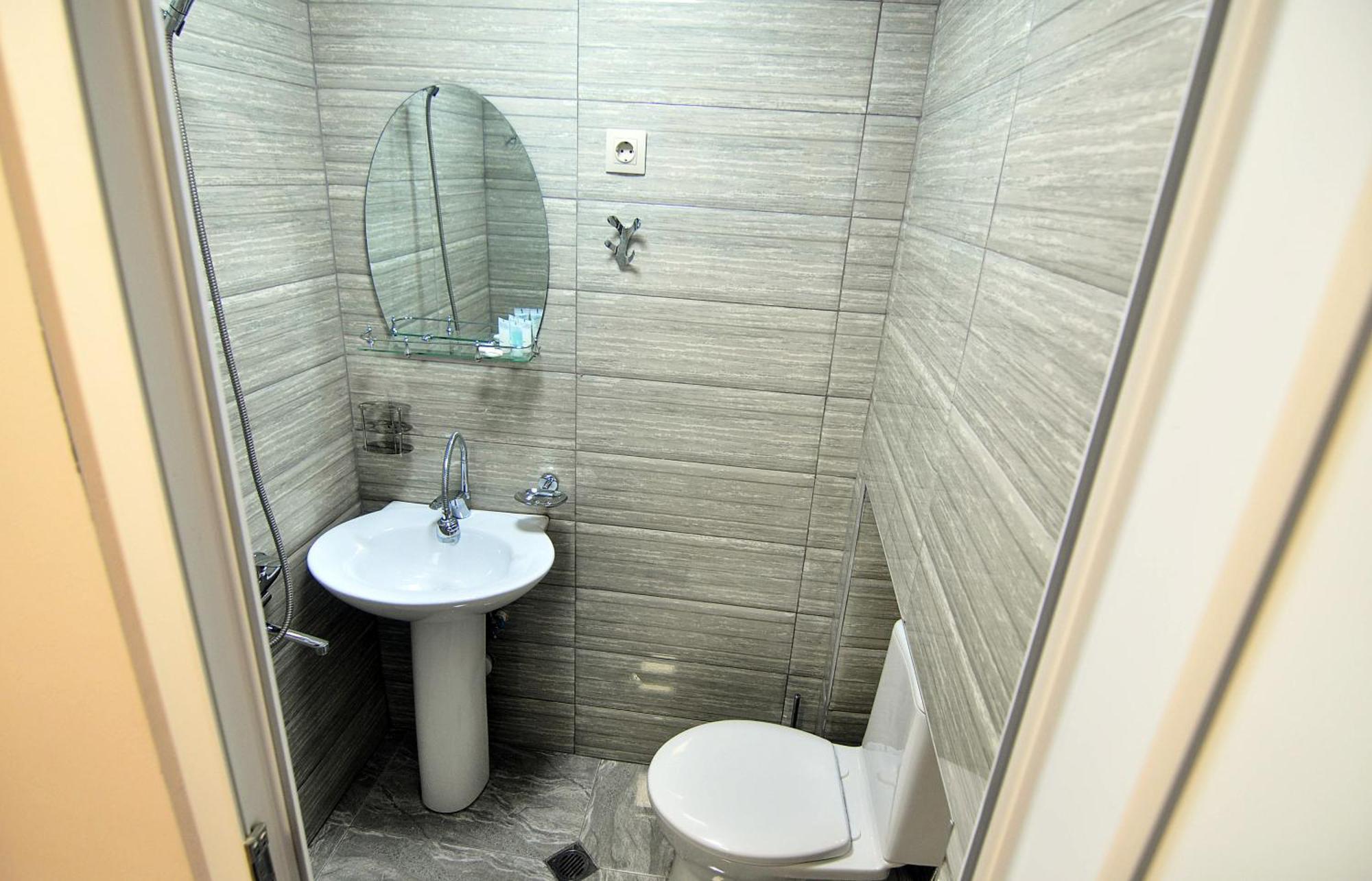 Light Hotel Tbilisi Bagian luar foto